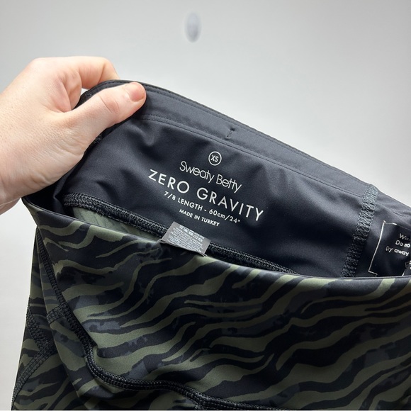 Sweaty Betty Power 7/8 Workout Tights Pocket Leggings Zebra Print Size XS - Picture 11 of 13